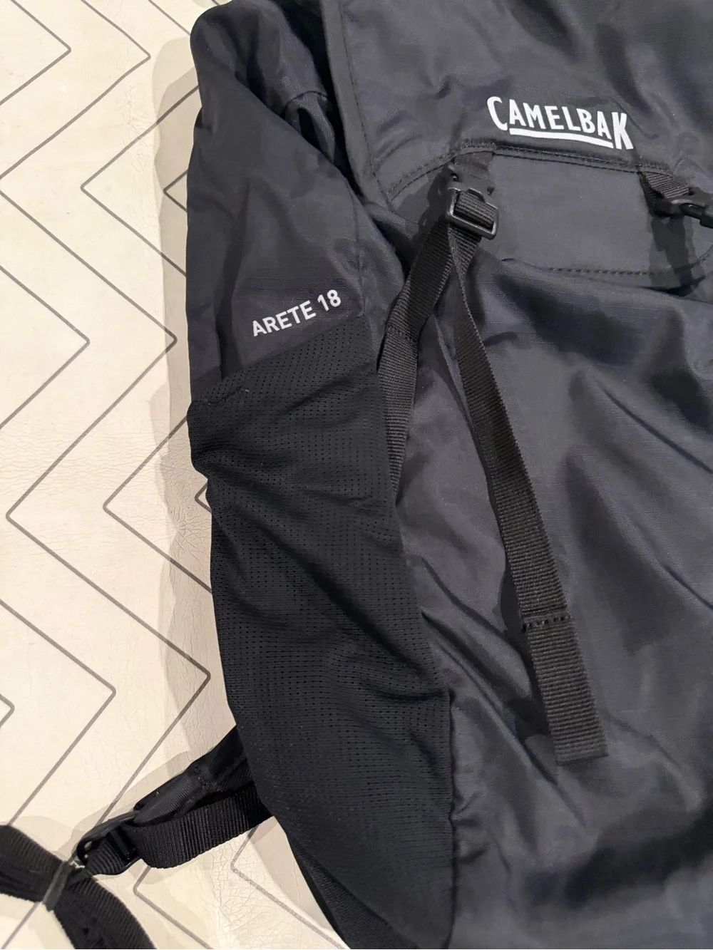 New CamelBak Black Arete 18L Hiking Hydration Backpack